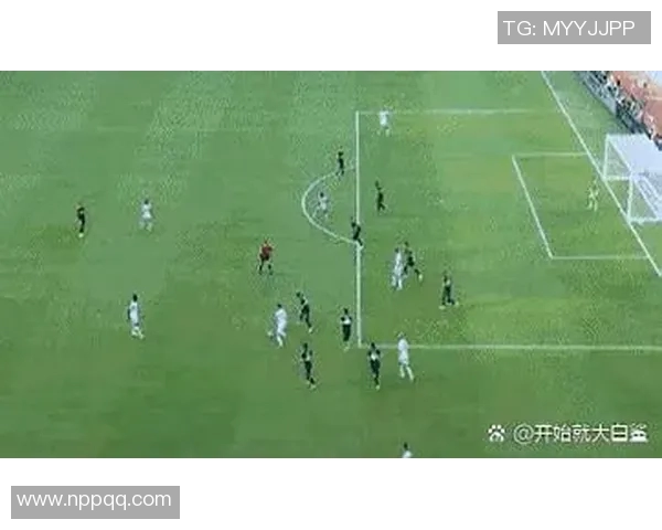 本菲卡如何在防守中破解皇马进攻策略的关键分析与战术探讨 本菲卡如何在防守中破解皇马进攻策略的关键分析与战术探讨