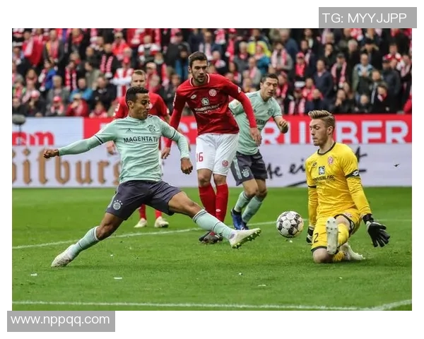 拜仁主场大胜美因茨，轻松取得三分