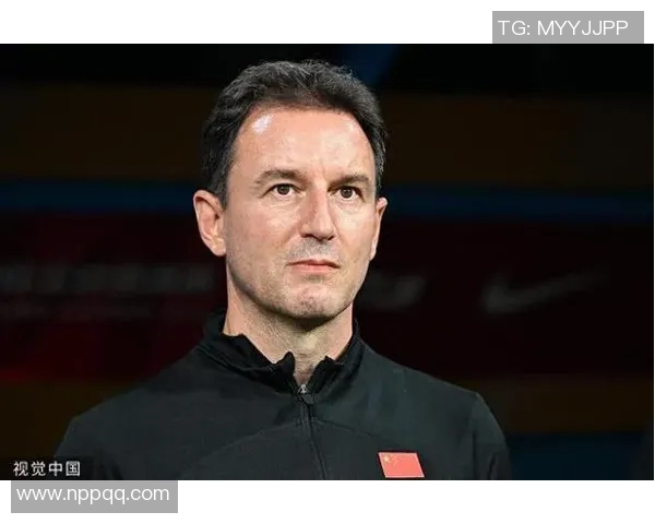 火箭队主帅态度低迷引发球迷不满，换帅呼声渐高